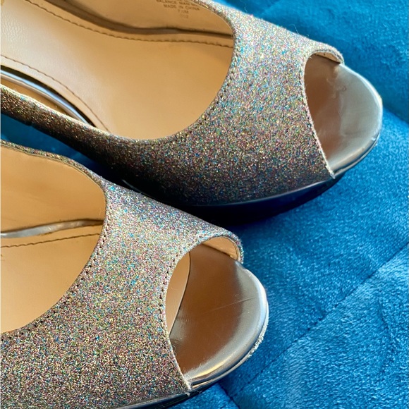 Marc Fisher glitter platform peep toe pumps (7.5) - Picture 5 of 12